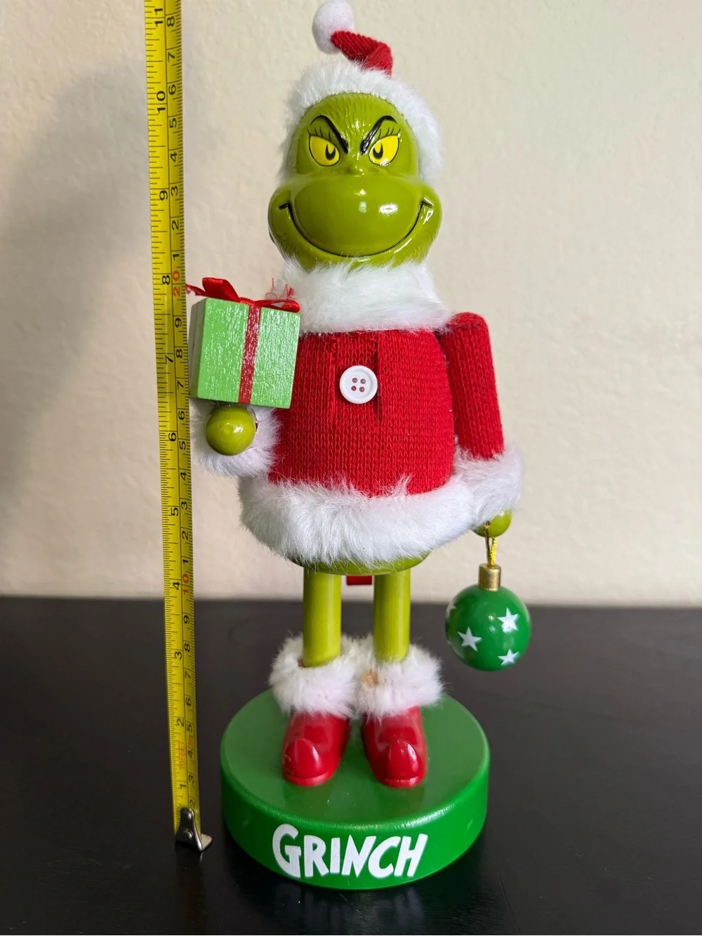 Grinch Nutcracker 11” Wood 2023 Dr. Seuss Who Stole with present & ornament